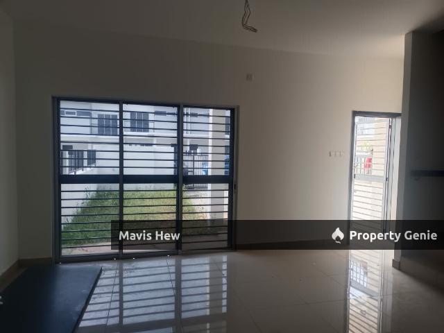2 Storey Terrace @Kota Tinggi/ Brand New 4B3B Unit