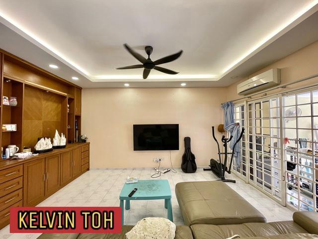 2 STOREY TERRACE LA 1976sf BASIC RENOVATED EXTENDED LONGER CAR PORCH
