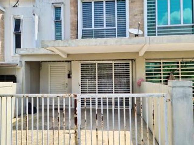 2 Storey Terrace Paragon 202 Taman Lestari Putra Seri Kembangan
