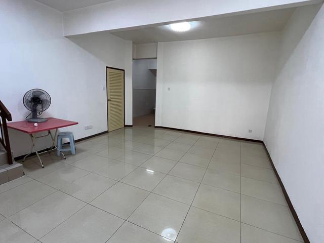 2 storey terrace renovated near temu elmina for sale