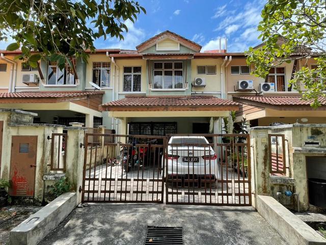 2 Storey Terrace RENOVATED Open Space Bandar Seri Putra Bangi Kajang