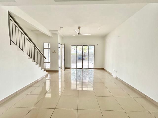 2 Storey Terrace Seri Austin Freehold Non Bumi 4 Bed Bare Unit