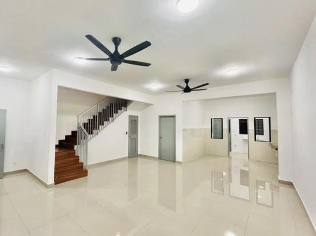 2 Storey Terrace Setia Utama 3 Setia Alam Partially Furnished Rent