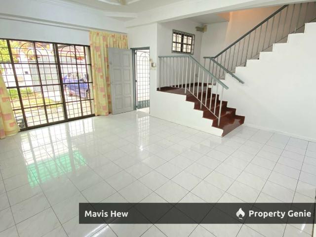 2 Storey Terrace @Taman Daya/ Newly Painted/ Aircon & Curtain Installed/ G&G