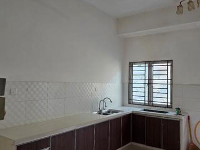 2 storey terrace 4room sungai ara Partial furnished good condition