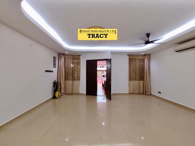 2 Storey Terraced House At Greenlane Lebuhraya Besi