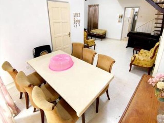 2 Storey TerraceFreehondRenovatedJual RumahTaman Kelab UkayAmpang