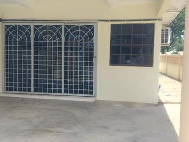 2 storey Air Puteh Kuantan For Rent