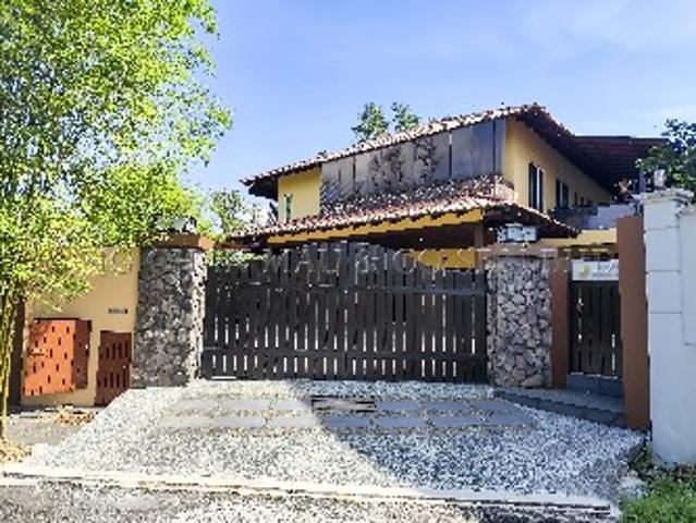 2 Storey Bungalow House