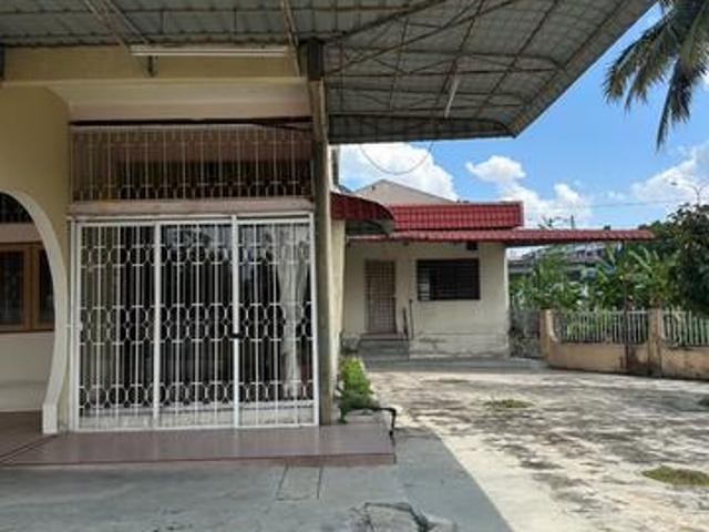 2 storey corner house