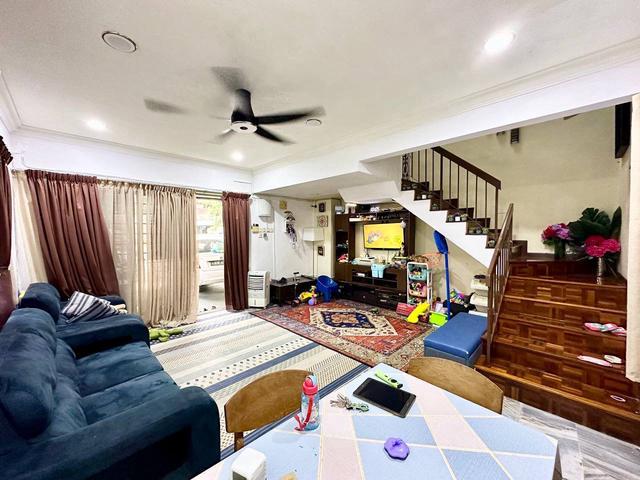 2 Storey Corner Lot Terrace Taman Desa Serdang Seri Kembangan