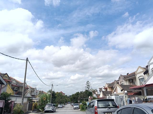 2 Storey Corner Unit House at Taman Impian Indah Sg Buloh For SALE