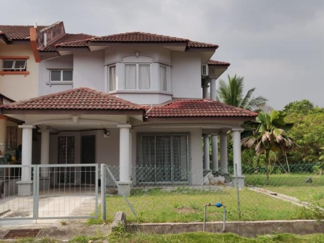 2 Storey Corner Unit Large Land Behind @ Lestari Perdana