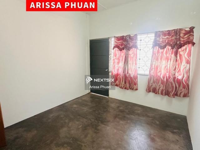 2 storey cluster house corner lot, 40'x70' size, facing morning sun north east, view to offer