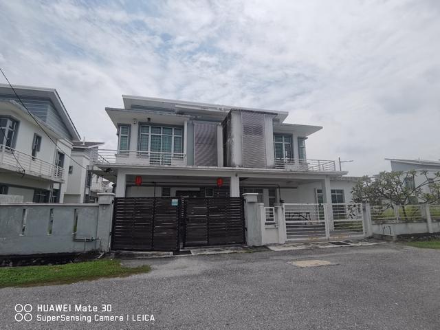 2 storey Cluster SemiD SP10 Bandar Saujana Putra Gated Guarded