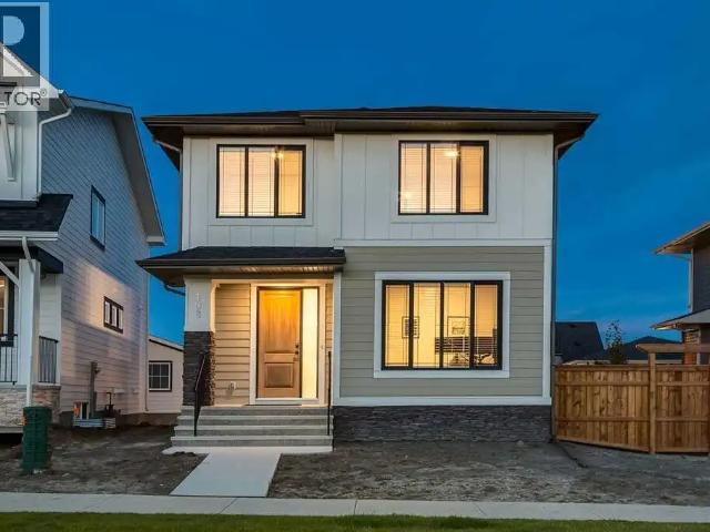 2‑storey detached home located in community of Harmony