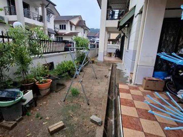 2 storey end lot 10 feet extra land 30x65 Bandar Kinrara Puchong