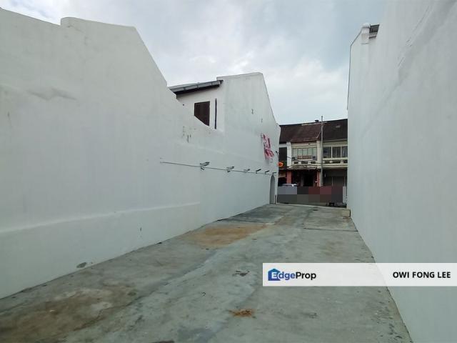 2 Storey Shophouse for Rent at Beach Street Georgetown | With Parking