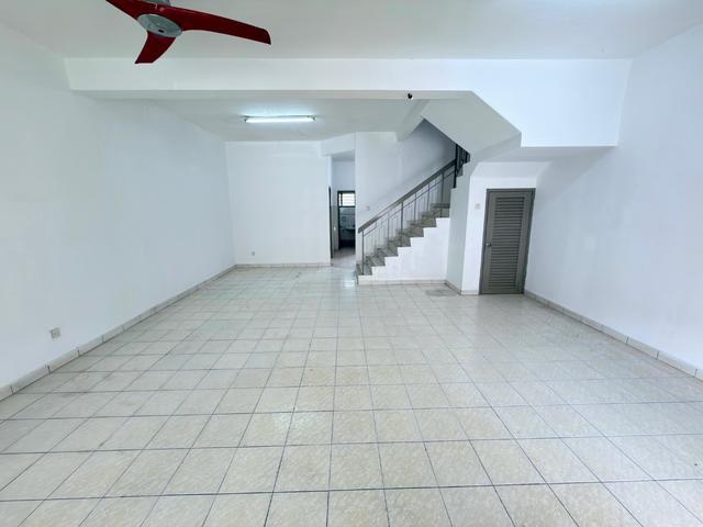 2 Storey House Taman Pelangi Semenyih Basic Unit Newly Painted