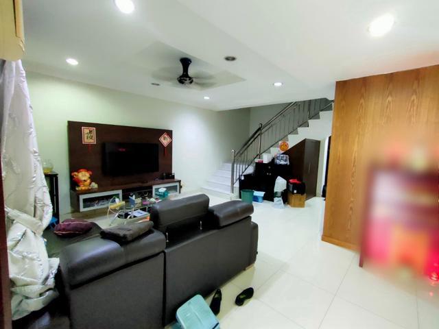 2 Storey House Taman Pinggiran Putra Equine Park Seri Kembangan