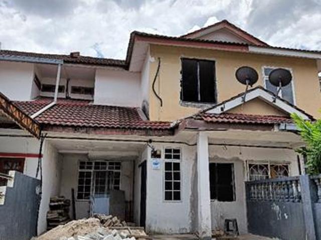 2 storey house Taman Seri Sementa