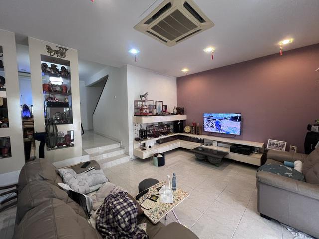 2 Storey House at Palm Walk