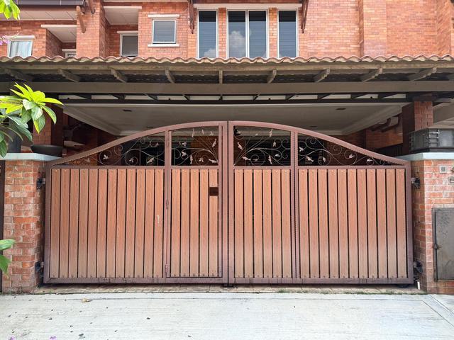 2 Storey House For Sale ALAM BUDIMAN