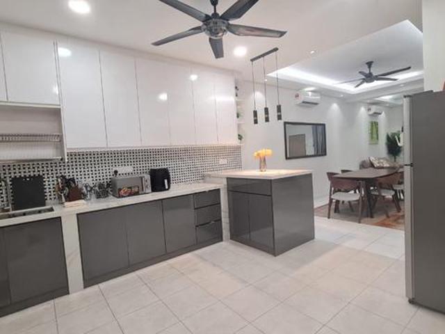 2 Storey House Serene Height Fully Furnish Opposite Lake