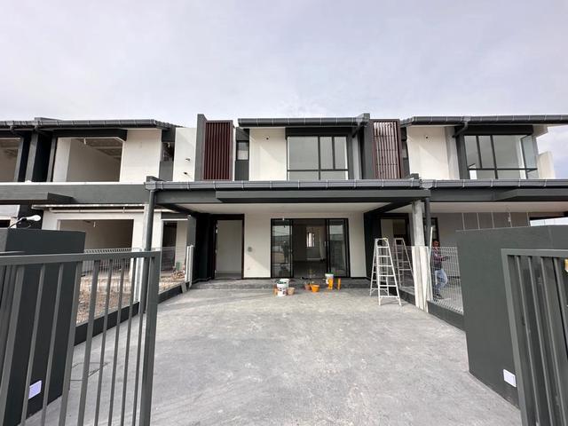 2 Storey Inter Bandar Bukit Raja Type Nadira 3 NEW Freehold