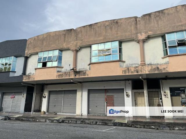 2 Storey Intermediate Shoplot at Seri Manjung for SALE