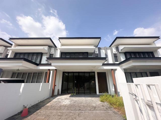 2 Storey Intermediate Terrace House Garinia Elmina Garden