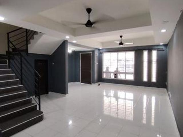 2 Storey Jalan Layang TAMAN PERLING Aircond near to Bukit Indah