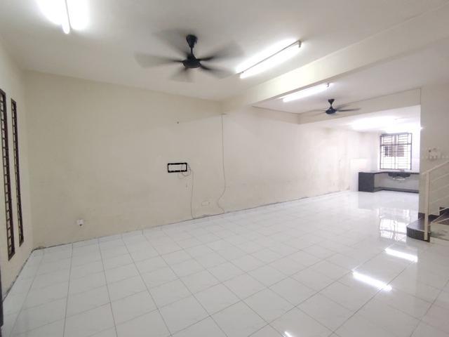 2 Storey Jalan Layang Taman Perling easy access to Bukit Indah