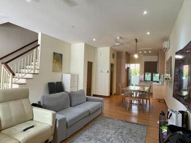 2 storey landed house FULLY FURNISHED 2 PARKINGS