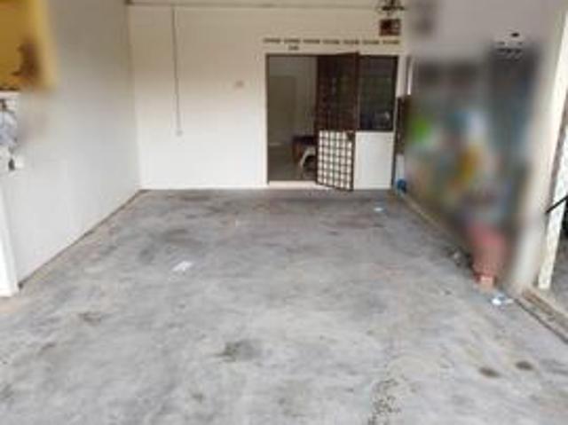 2 Storey Low Cost Taman Berlian Yong Peng Partial Renovated