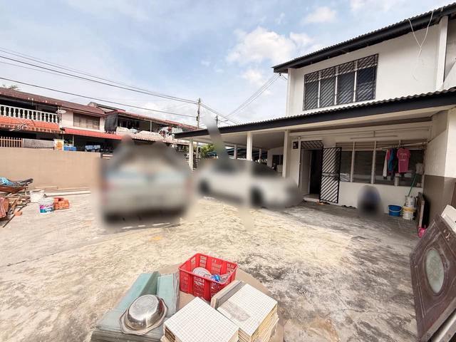 2 Storey Low Cost Corner Lot Jalan Seroja Taman Johor Jaya Extended
