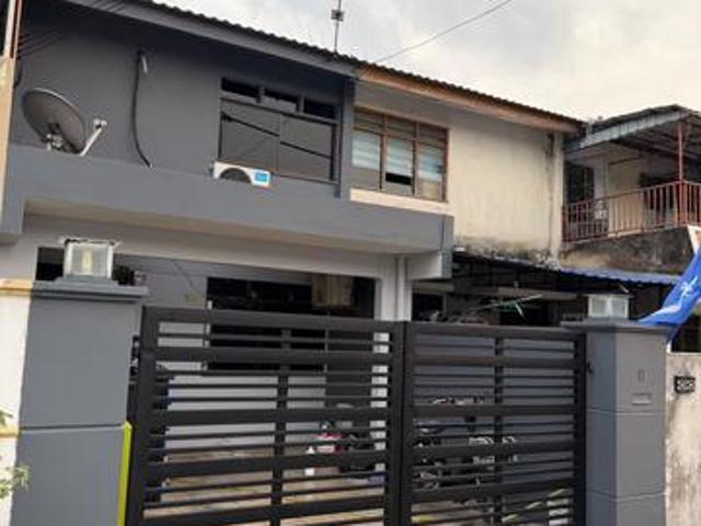 2 Storey Low Cost Partial Furnished 2 Bed 1 Bath Permas Jaya