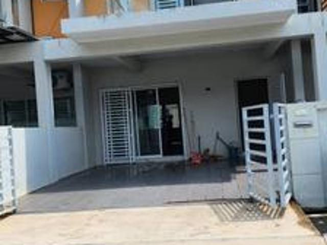 2 storey Residensi Villa Mutiara gatehouse