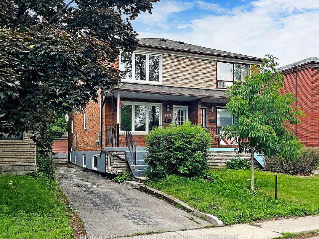 2 storey Semi detached Home 3 Bed / 3 Bath