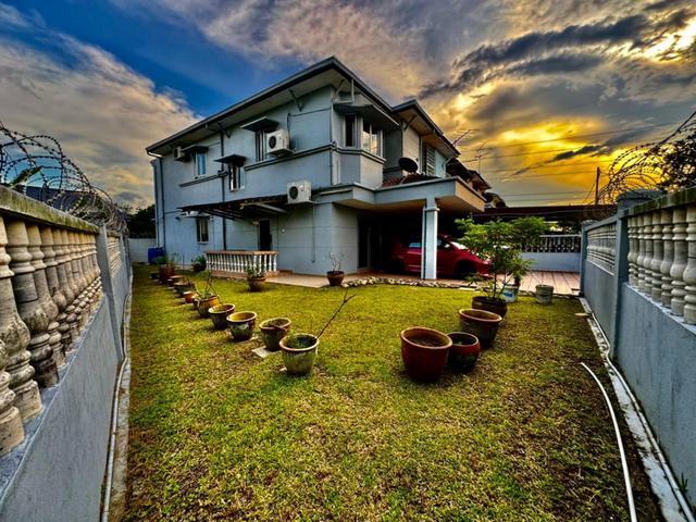 2 Storey Seksyen 36 Shah Alam Freehold Tanah Luas Corner Lot