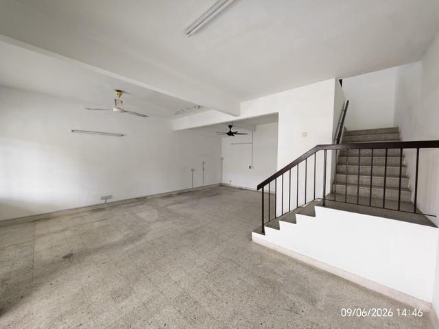 2 Storey SS2 Petaling Jaya For Rent Basic Unit