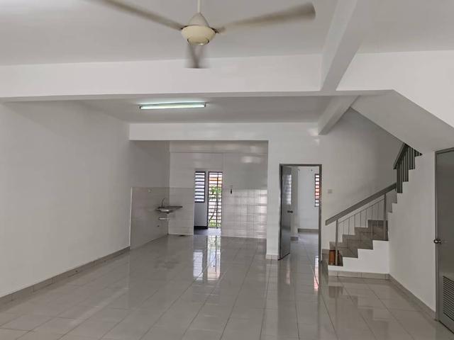 2 Storeys Aman Suria Seksyen U17