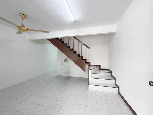 2 Sty Terrace House Taman Universiti Indah Freehold Ser Kembangan