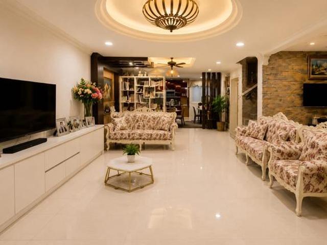 2 sty terrace Kingfisher Ujana