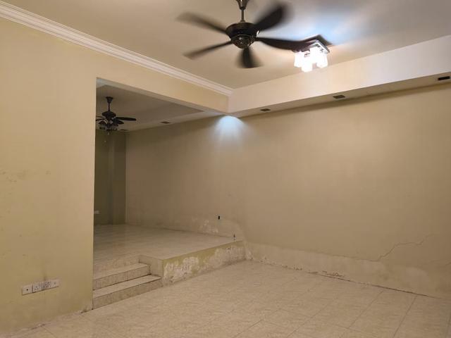 2 Sty terrace Palm walk Sungai long Freehold Reno Super Cheap