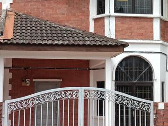 2 sty Bandar SgLong SL9 Gated and guarded 24 hrs security guard