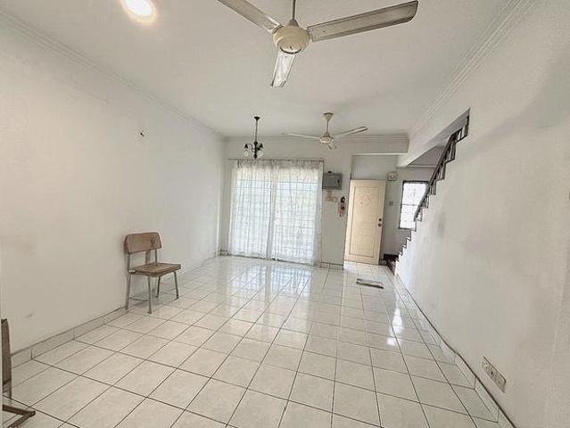 2 Sty Freehold Kitchen Cabinet Basic Bandar Bukit Puchong Utama Prima