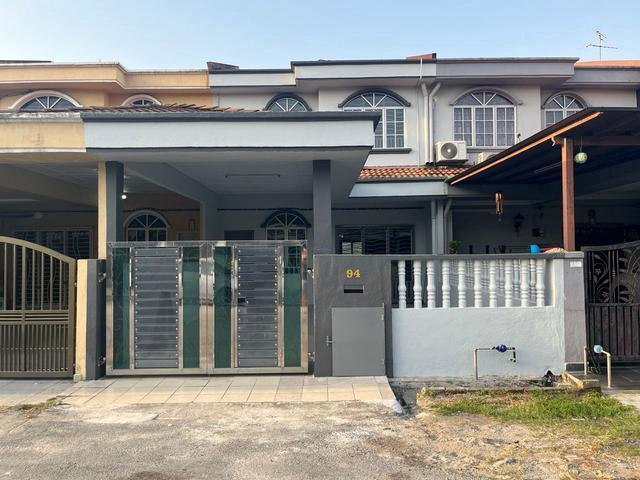 2 Sty House Clean Well Maintained Unit 4R3B Partially Furnished
