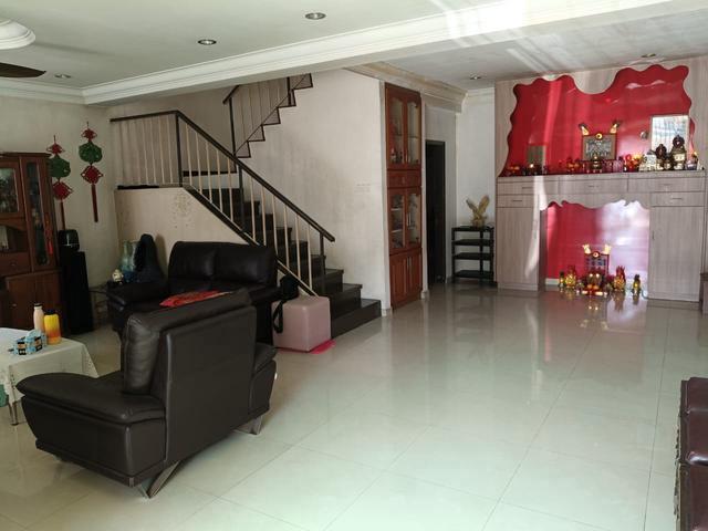 2 Sty House OUG Freehold Reno Extend Super Cheap KL Grade A