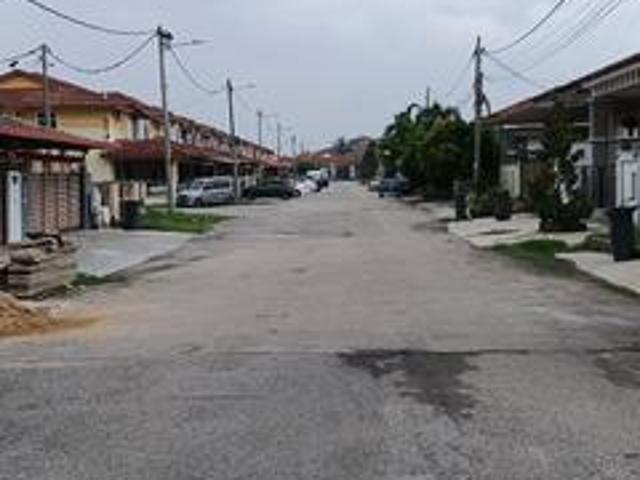 2 Sty Renovated Hse Near Bt Berendam with CCTV